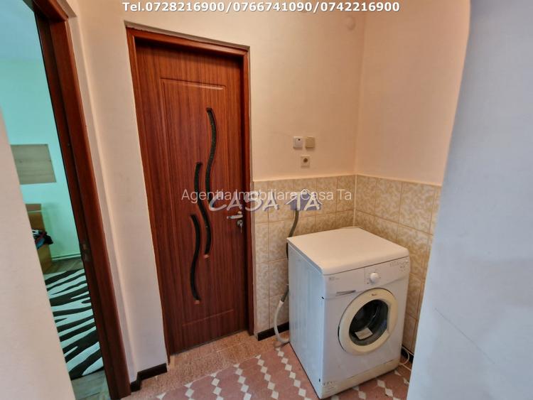 Inchiriere apartament 3 camere, situat in Targu Jiu, Str. G-ral Christian Tell - 8