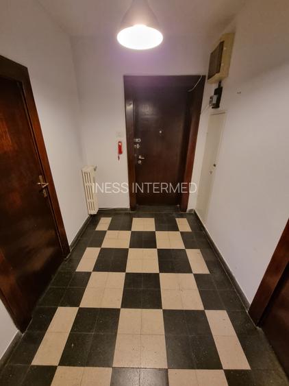 Piața Romana vav McDonald's - apartament nemobilat - 124mp - 10