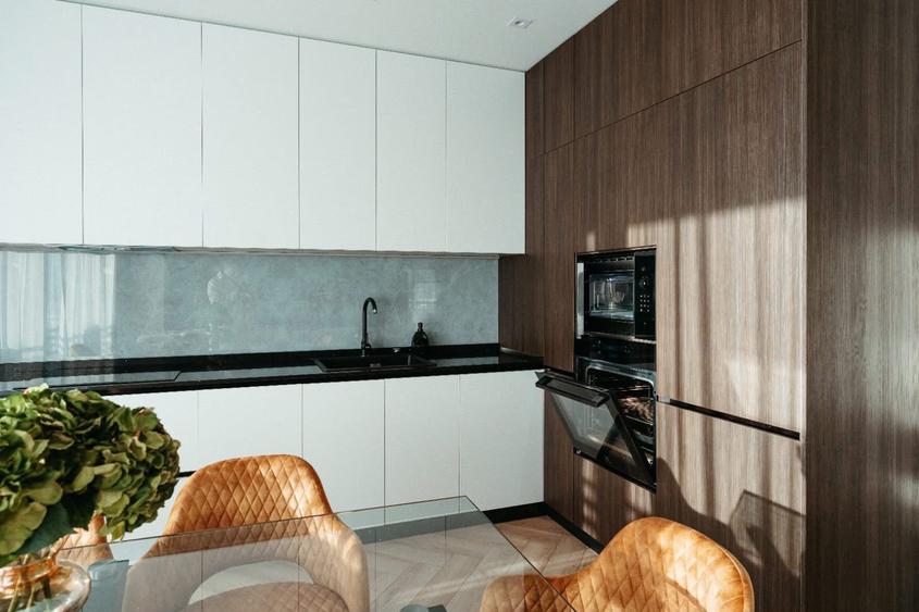 𝐑𝐞𝐳𝐞𝐫𝐯𝐚̆ 𝐜𝐮 𝐝𝐨𝐚𝐫 𝟏𝟎𝟎𝟎 𝐄𝐮𝐫𝐨/Ap.2 camere- Royal Town Iasi