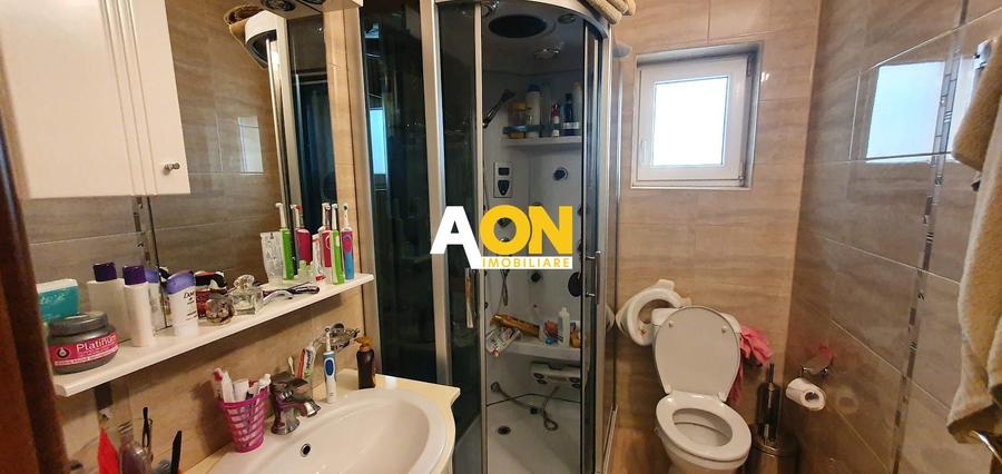 Casa P+1+M, 4 dormitoare, garaj, 500 mp teren, Micesti