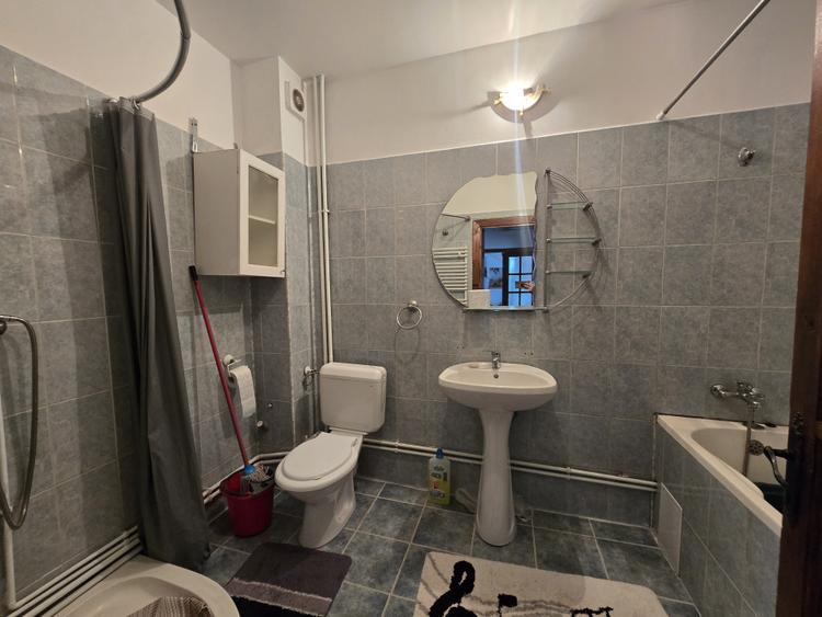 Utvin-Central-Vila S+P+E+M-360mp-2 accese-Garaj