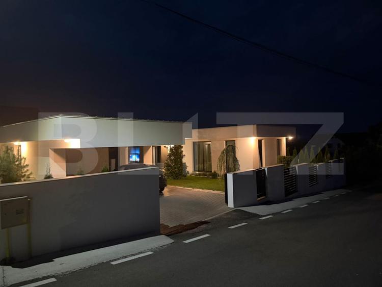 Vila superba, 720 mp teren, 220 mp utili, zona Hereditas, Ipotesti