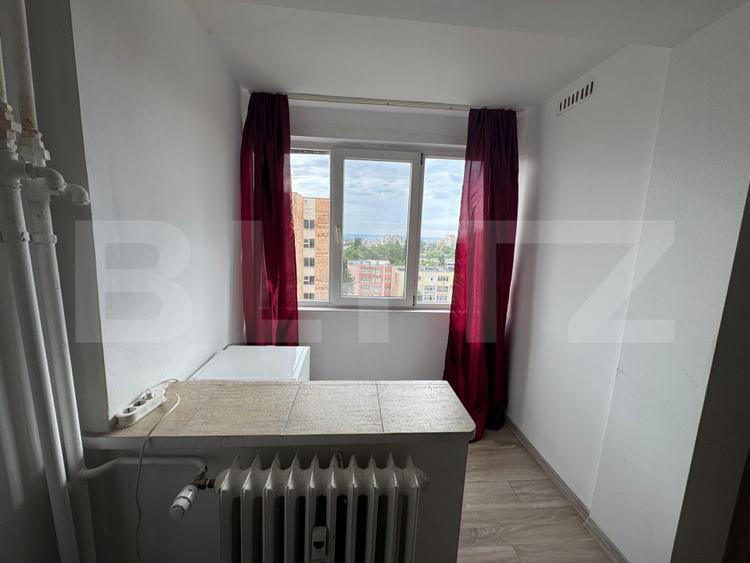 Garsoniera 32mp , Brazda lui Novac, Zona pietei din brazda