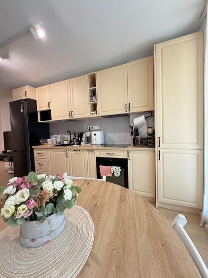 Apartament 2 camere, terasa, etaj intermediar, boxa, parcare