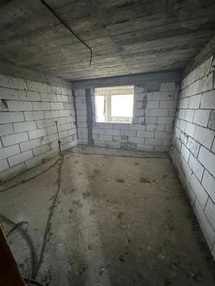 Casa Radulesti, an 1996 ,la rosu, 2.000 mp teren , 310 mp casa