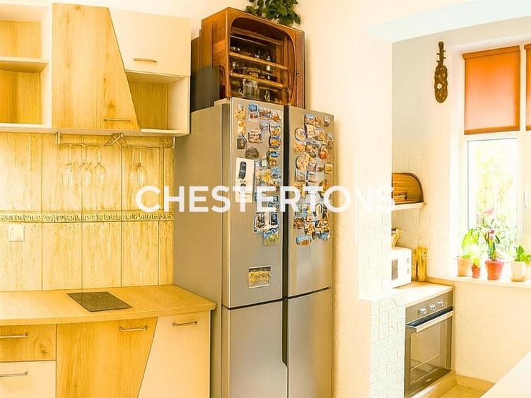 Casa cocheta renovata 2 camere, 2 bai, curte interioara, parc Carol