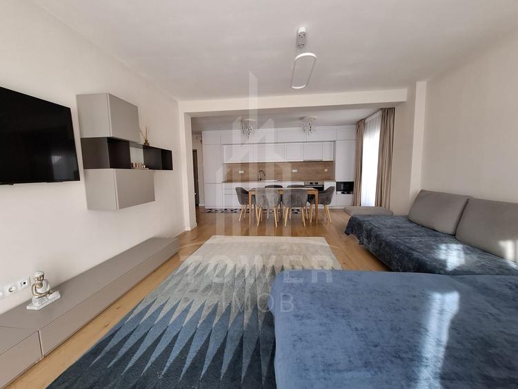 Penthouse de vânzare – finisaje premium, terasă generoasă