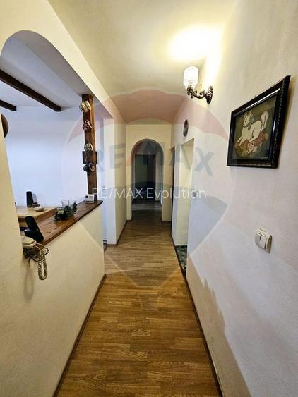 SINAIA- APARTAMENT DE VACANTA/ REZIDENTIAL- 3 camere in vila! - 8