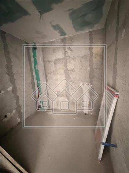 Ap cu 2 camere, balcon - 56 mp utili, balcon - Selimbar