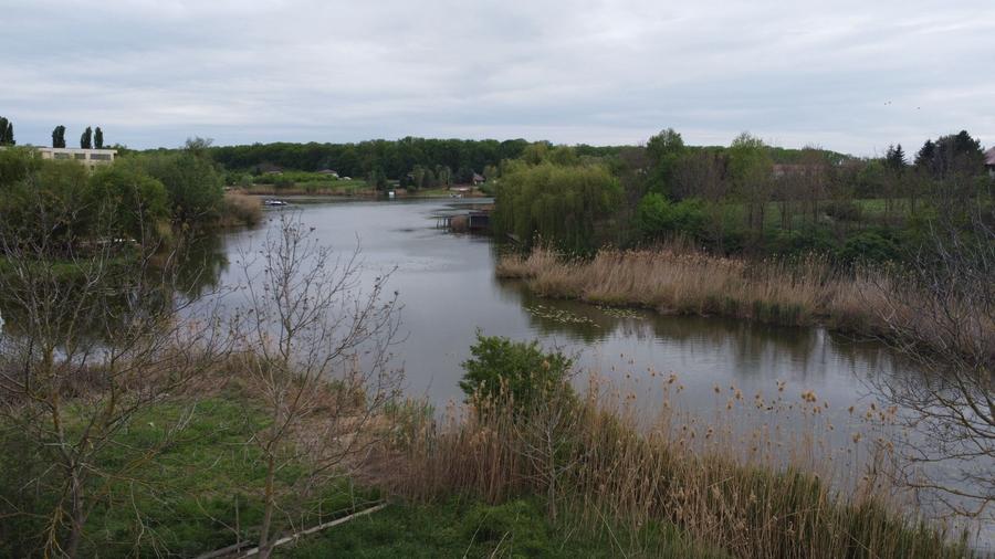 OCAZIE VANZARE TEREN CU DESCHIDERE LA LAC