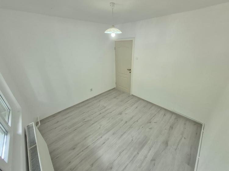 2 Cam--Sagului-5 Min de Centru--Parter-Renovat-Centrala-- 42MP-78.500 Euro !Neg