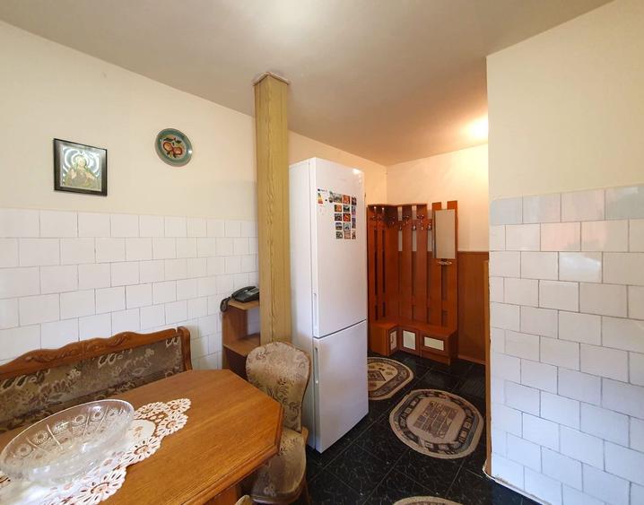 Apartament luminos cu vedere spre biserică, într-un cartier verde și liniștit.