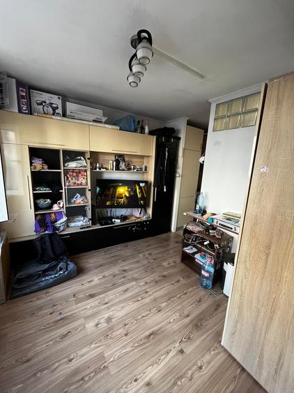 Cameră de cămin 17 mp – Piața Nicolina. Mobilată și utilată complet .