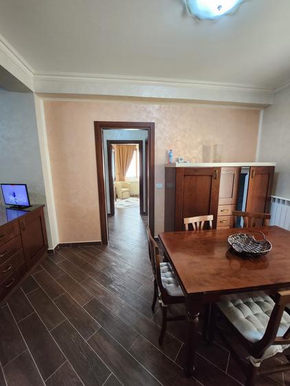 Apartament 3 camere 2 bai intrare Mamaia pe partea cu marea Mobilat utilat Lux