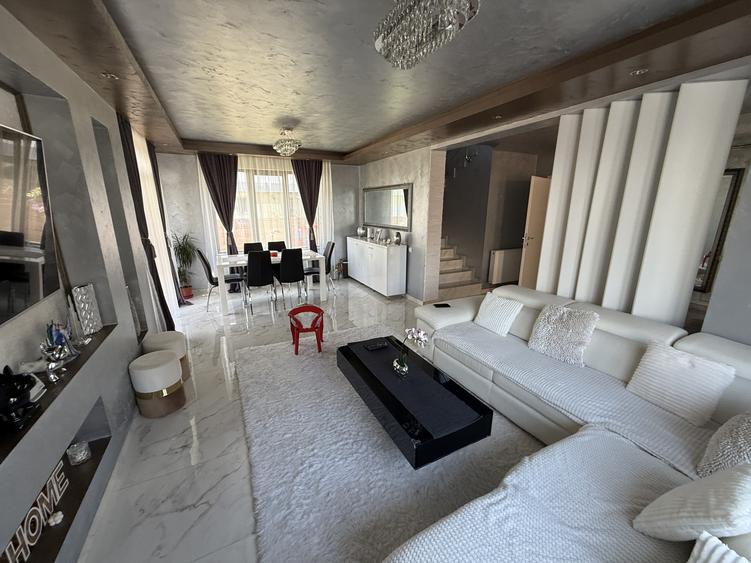 Duplex la cheie zona Sesul de Sus ,strada privata cu bariera .