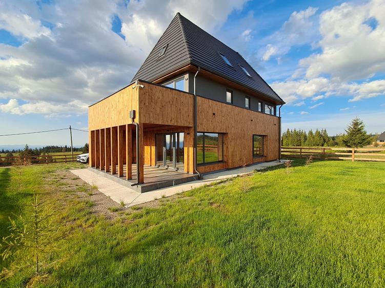 Casa de vacanta extravaganta,8 camere,5 bai,1000 mp teren, Belis, Jud.Cluj