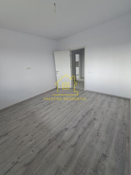 3 Cam-71mp–Curte mare 61mp–Titan-Pallady–Metrou–Decomandat–Centrala termica