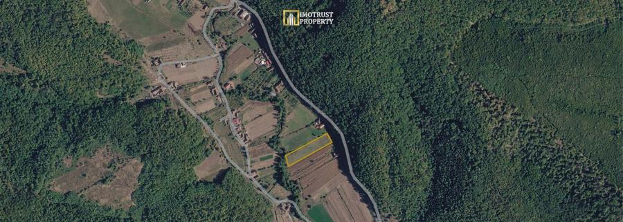 Teren cu acces la râu în Stejar – ideal pentru cabane sau retreat