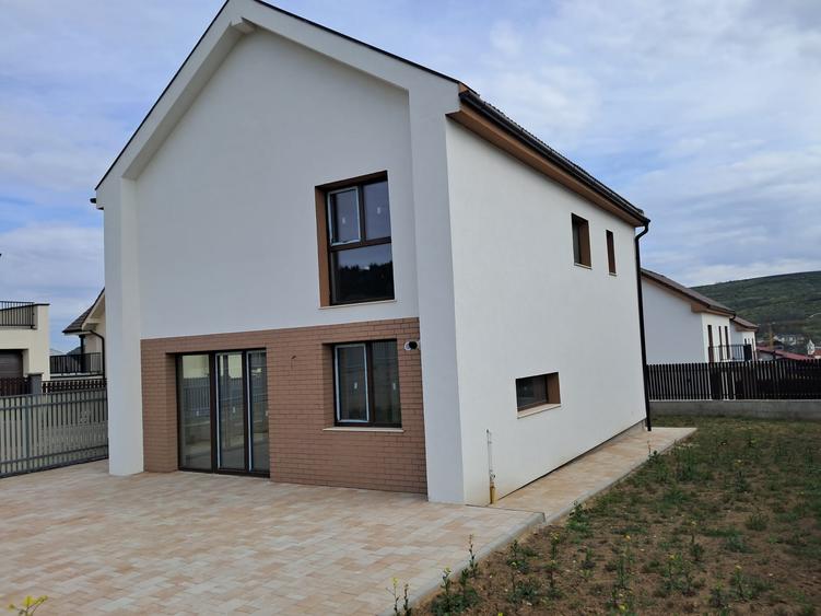 Casa individuala  sup. 120 mp P+E, teren 504 mp  in Chinteni