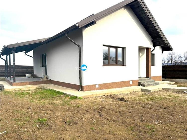 Casa individuala in Horpaz , 3 cam, 550 teren - 10