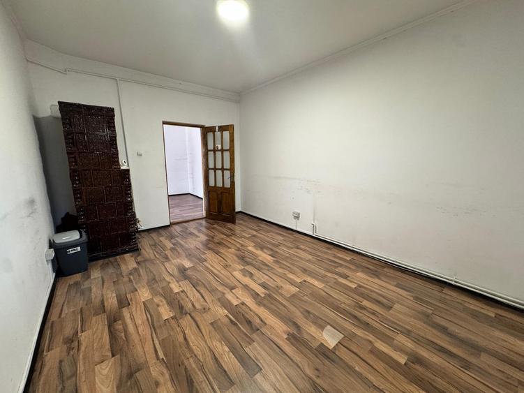 Tunari central 5 camere pretabil muncitori birouri clinica grădiniță