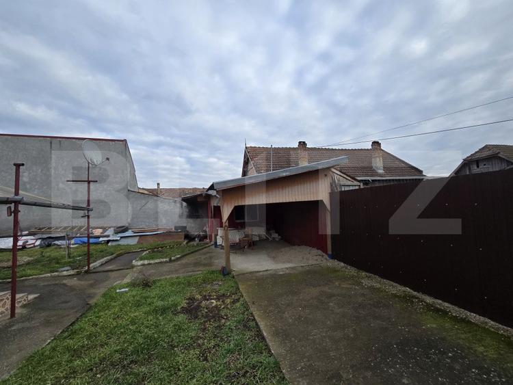 Casă cu 5 camere și teren de 461 mp, zona Poiana