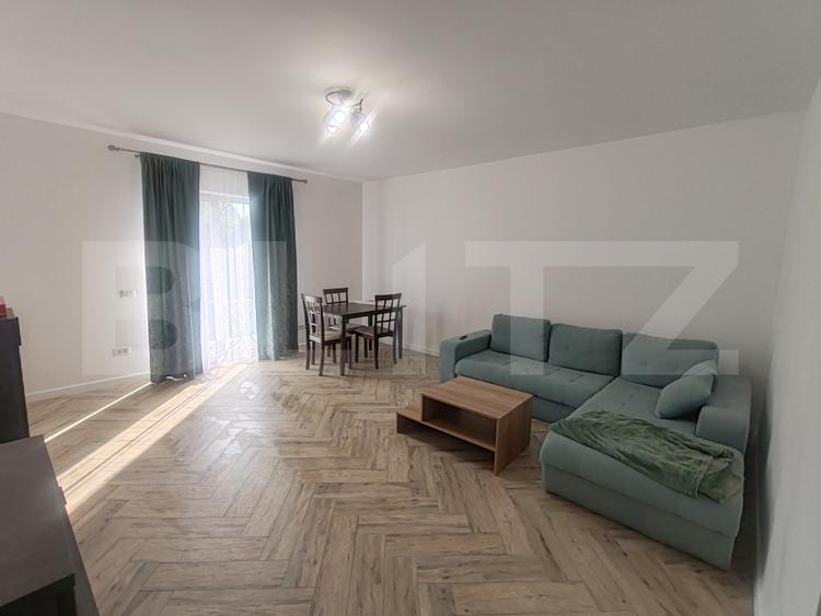 Apartament doua comere, Lisaura