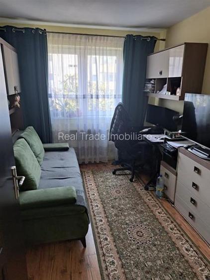 Apartament 4 camere decomandat etajul 2, Astra- Carpatilor - 2