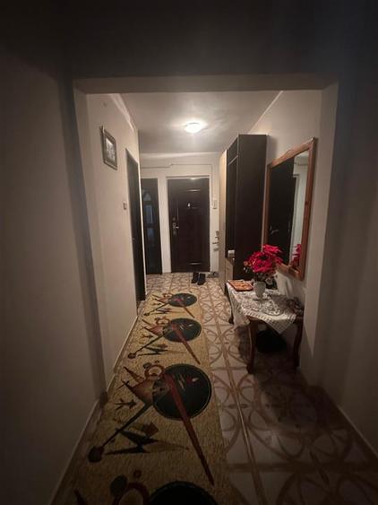 APARTAMENT 3 CAMERE DECOMANDAT FRUMOASA NICOLINA 135000 EURO