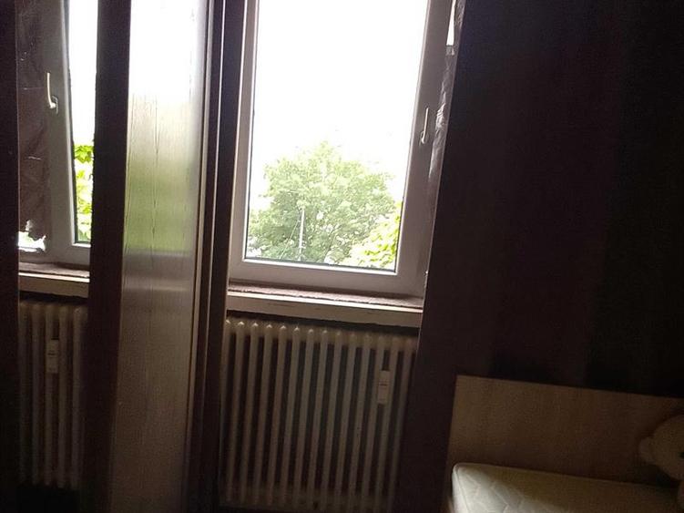 Apartament cu 3 camere de vanzare.