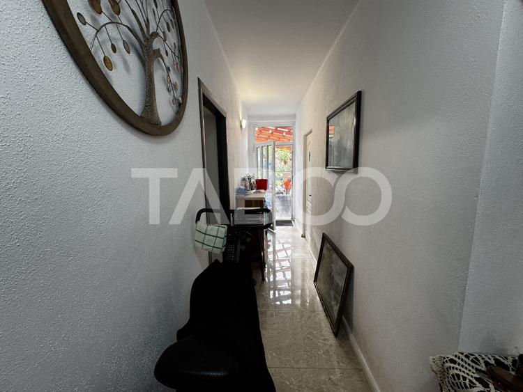 Casa individuala renovata 4 camere 3 bai 120 mpu garaj Trei Stejari