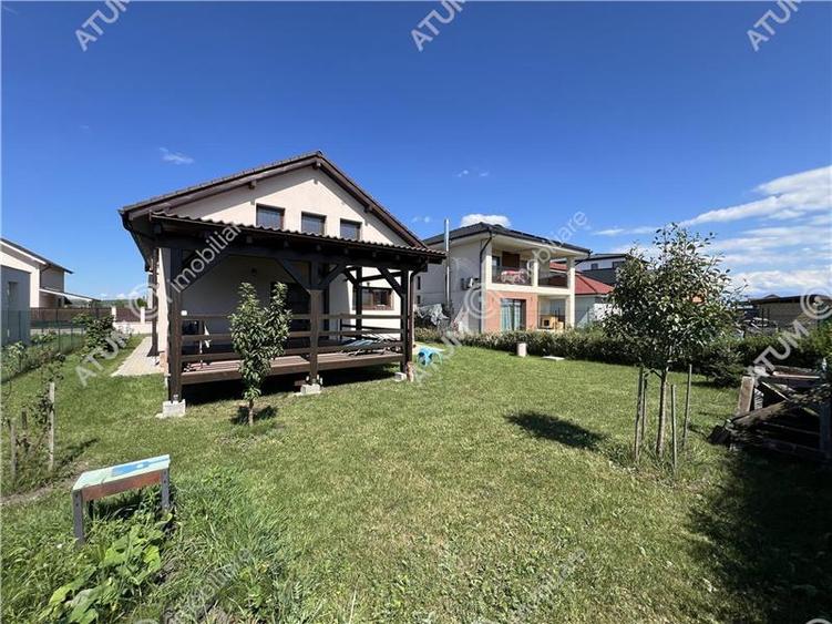 Casa individuala cu 4 camere terasa si teren 500 mp in Sura Mica Sibiu