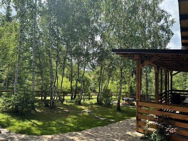 Cabana - Casa de vacanta situata in Calatele Padure!
