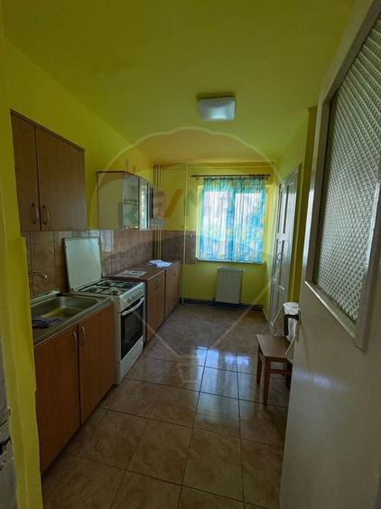 Apartament 2 camere de închiriat –etaj 1 renovat, ideal pentru familie
