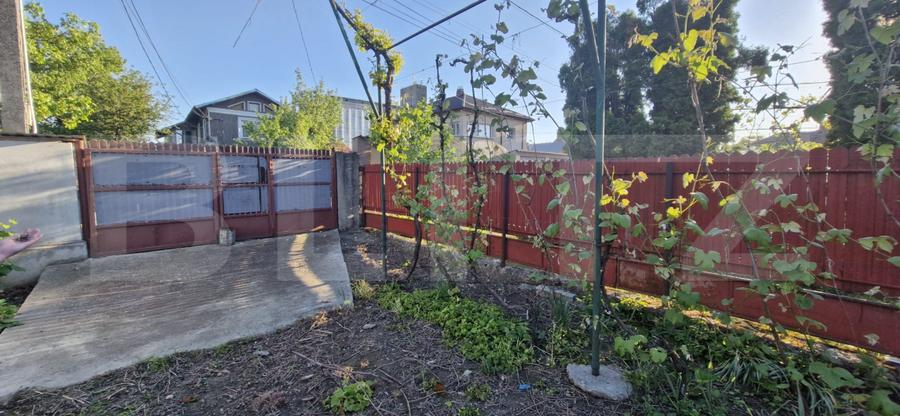 Gospodărie completă, casă 140 mp, teren 770 mp - zona Găești