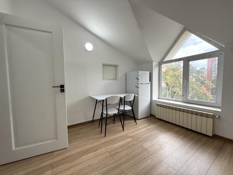 DE ÎNCHIRIAT – Garsoniera moderna în zona ULTRACENTRALA