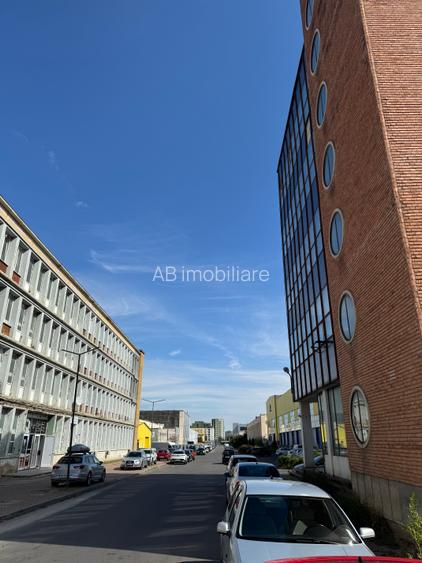 De inchiriat Birou  200 euro - 5