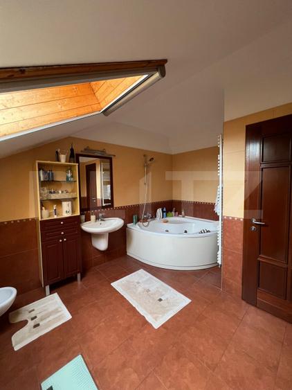 Casă modernă, 4 dormitoare, 300 mp, zona Burdea