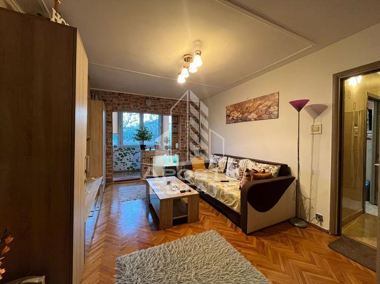 Apartament cu 3 camere, decomandat, 2 bai , 2 balcoane,zona Soarelui
