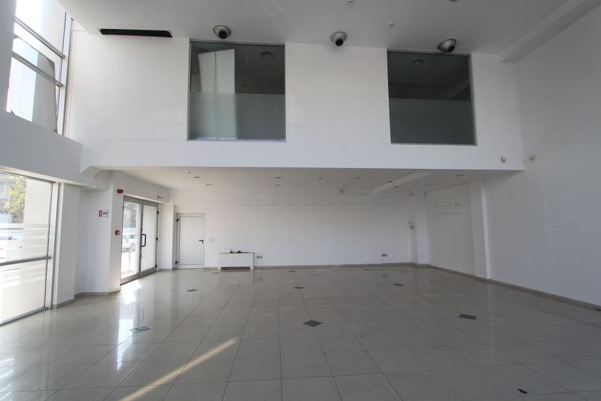 Showroom -150mp-zona de Nord