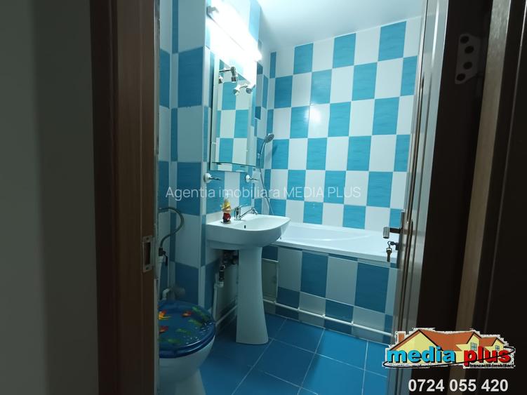 Apartament 3 camere de vânzare, Micro 17, Etaj 2,  pret, 78.000 € - 8