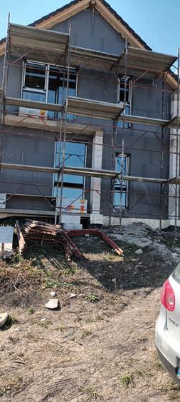 Casa de vanzare ,136 mp , semifinisata, teren 700 mp ,in Chinteni