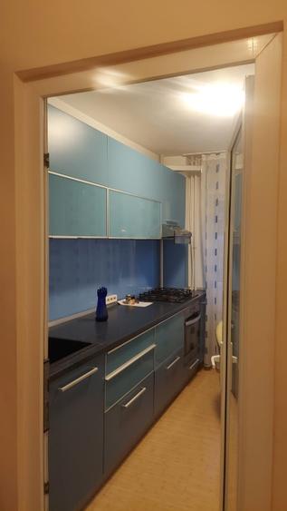 2 cam decom metrou Dristor, et.2/10, de închiriat 500 Eur mobilat, proprietar