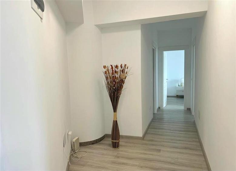 Apartament INTABULAT in Tatarasi: 4 camere, 93 mp, parcare inclusa