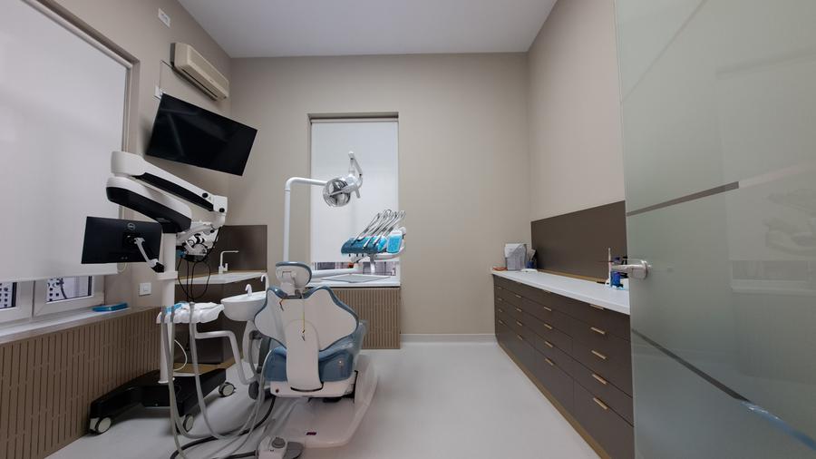 BUSINESS LA CHEIE IN VILA RENOVATA - CLINICA STOMATOLOGICA