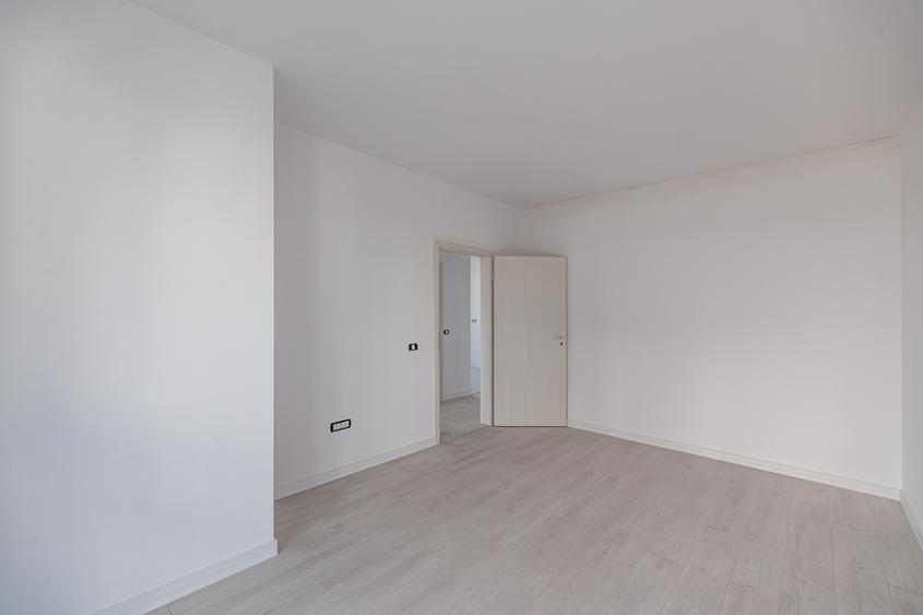 Apartament 3 camere, 2 bai, terasa 14 mp, ansamblu nou | Comision 0