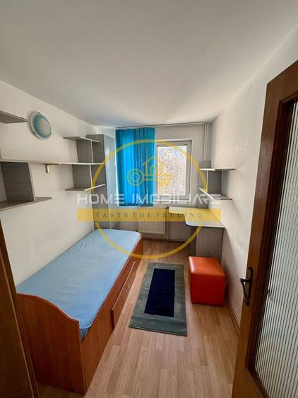 Apartament cu 3 camere / 40 mp/ in zona Podu Ros