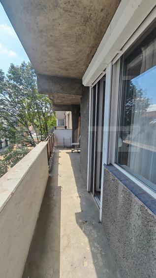 Apartament 3 camere decomandat, etaj intermediar, zona Magheru