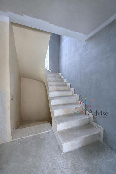 Vilă P+E+Demisol in Sânpetru cu Teren 800 m2