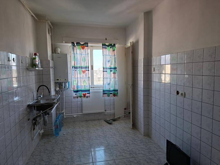 De vanzare 3 camere decomandat